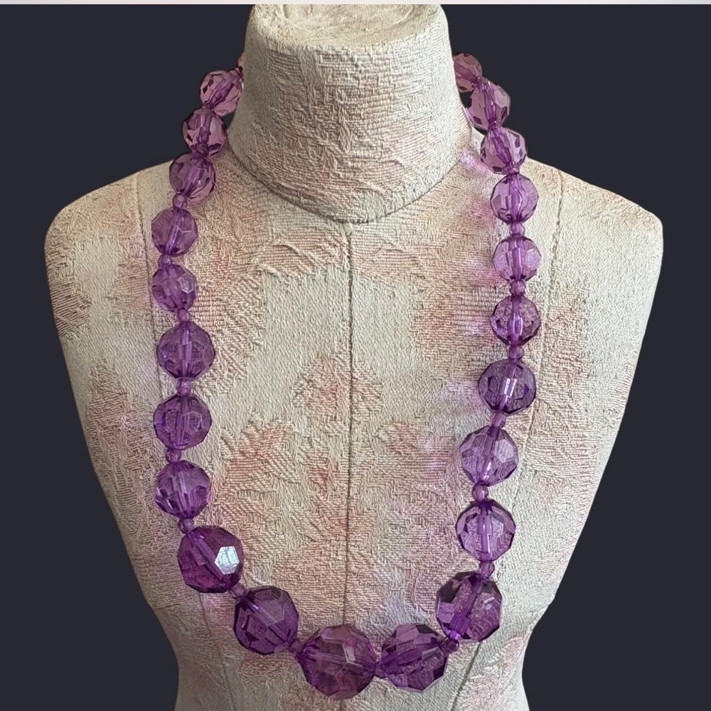 Elegant Purple Beaded Necklace